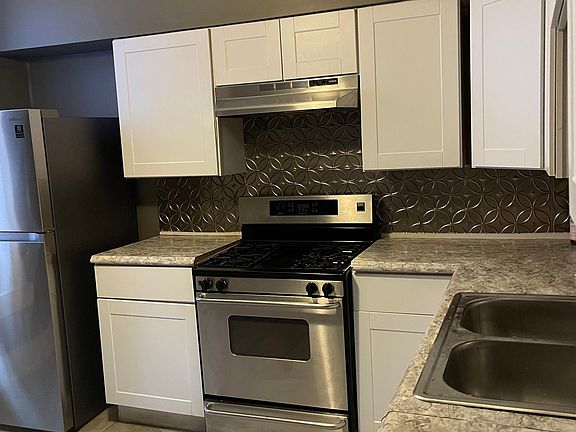 2nd image of 5432 S Aberdeen St #2