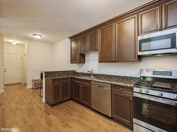 4th image of 6247 Lincoln Ave #6-3