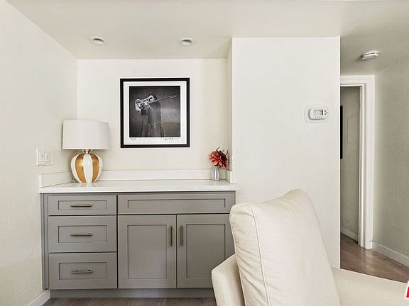 5th image of 1010 Hammond St APT 203