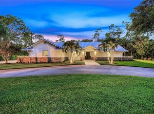 6010 Standing Oaks Ln, Naples, FL 34119