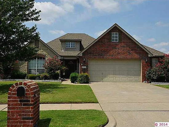 4204 W Kent Ct — Photo 1