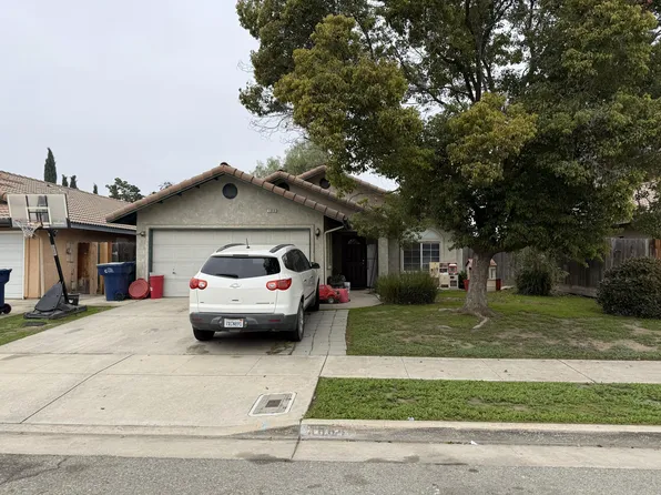 1888 Pyramid Avenue, Tulare, CA 93274