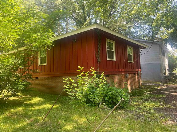 4th image of 222 Caulder Cir