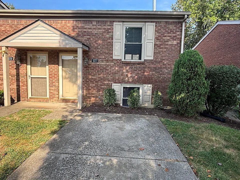 577 El Paseo Pl
