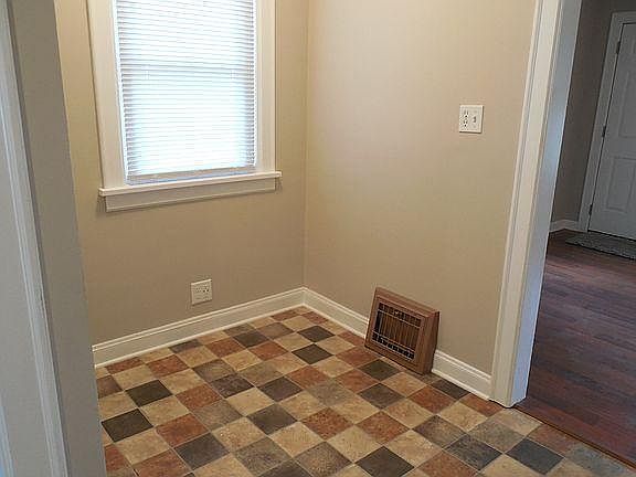 5th image of 2132 Bellevue Ave