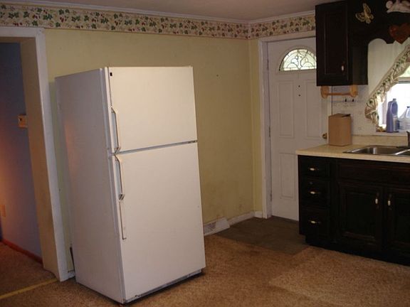 3rd image of 2421 Kanawha St