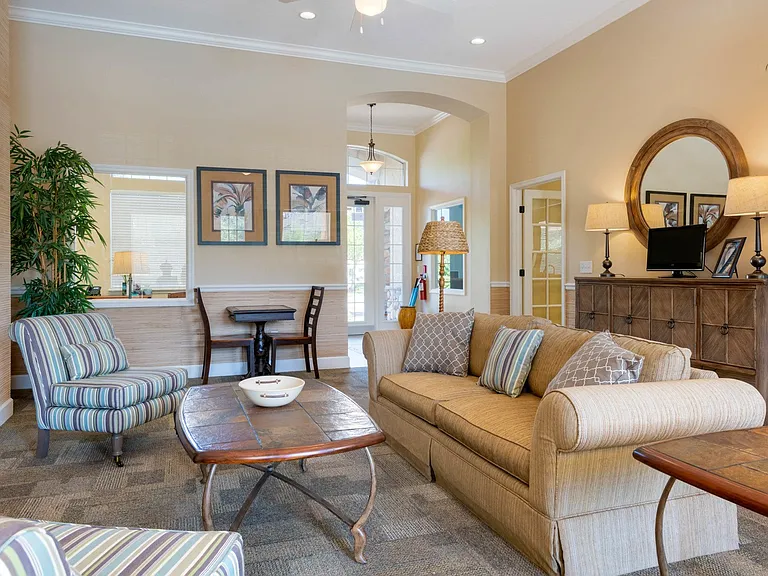 Ryan Oaks Apartments — Photo 11