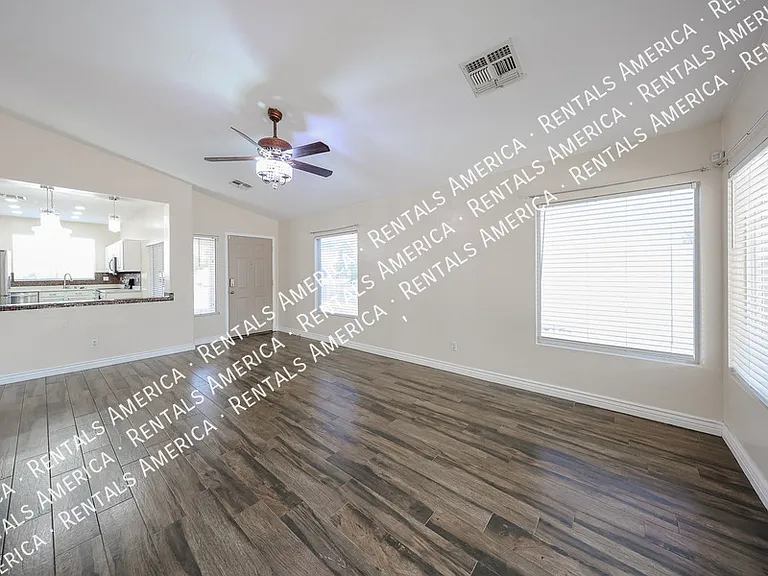 15428 W Mauna Loa Ln — Photo 7