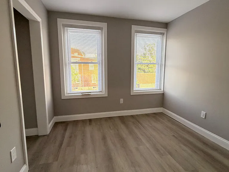 516 E Marshall St #1 — Photo 8