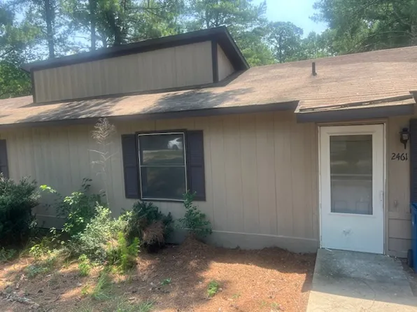 2461 Strickland Bridge Rd, Fayetteville, NC 28306