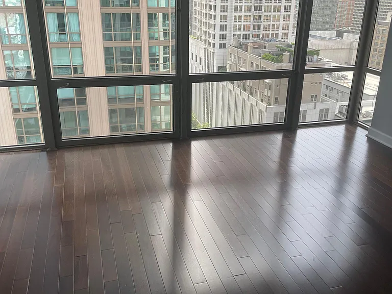 2 E Erie St #2014 — Photo 8