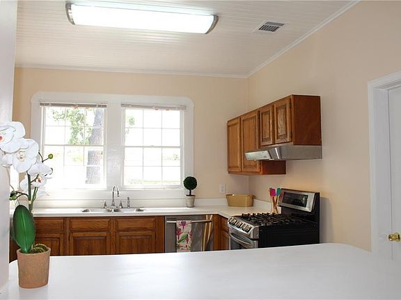 2nd image of 3618 Johnson St