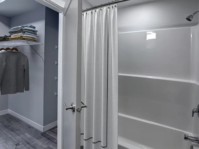 301 Nursery Hill Dr — Photo 5