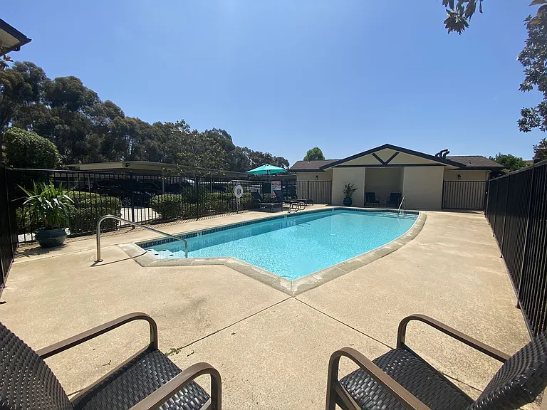 La Jolla Terrace — Photo 9