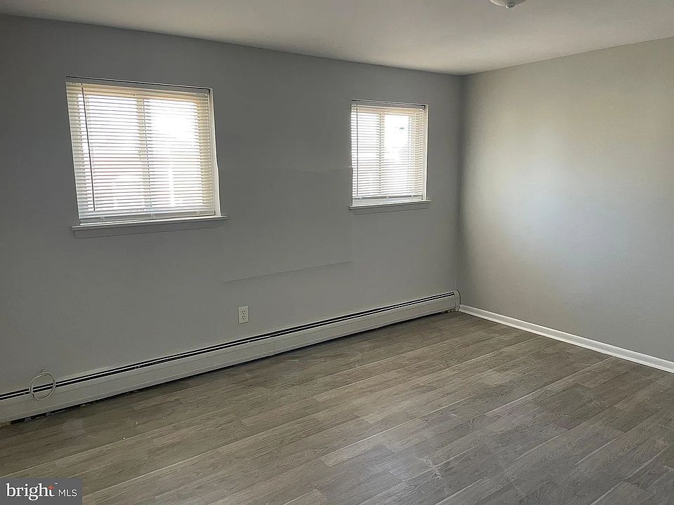 2nd image of 4818 Unruh Ave #B