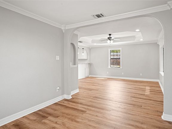 5th image of 4409 Ivy