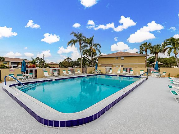 2nd image of 1552 SE Royal Green Circle #102