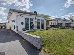 212 Hoffman Rd, Ridley Park, PA 19078