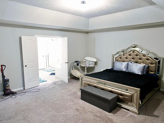 5th image of 7141 Lester Dr
