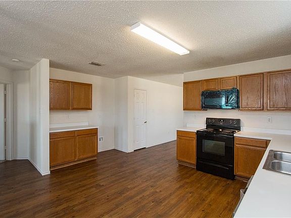 5th image of 2645 S Wavecrest Ct