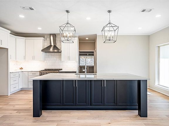 4th image of 4104 Hideaway Ln