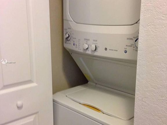 4th image of 9242 SW 171st Ct #1