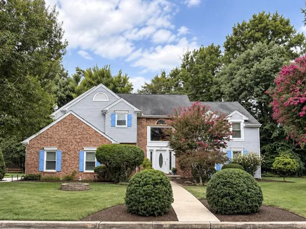 107 Bentley Dr, Mount Laurel, NJ 08054