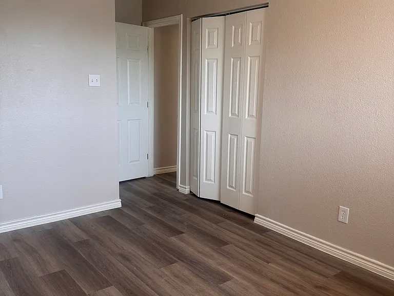 7110 Glen Ter #2 — Photo 4