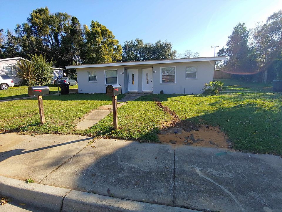 1st image of 2347 Keith St