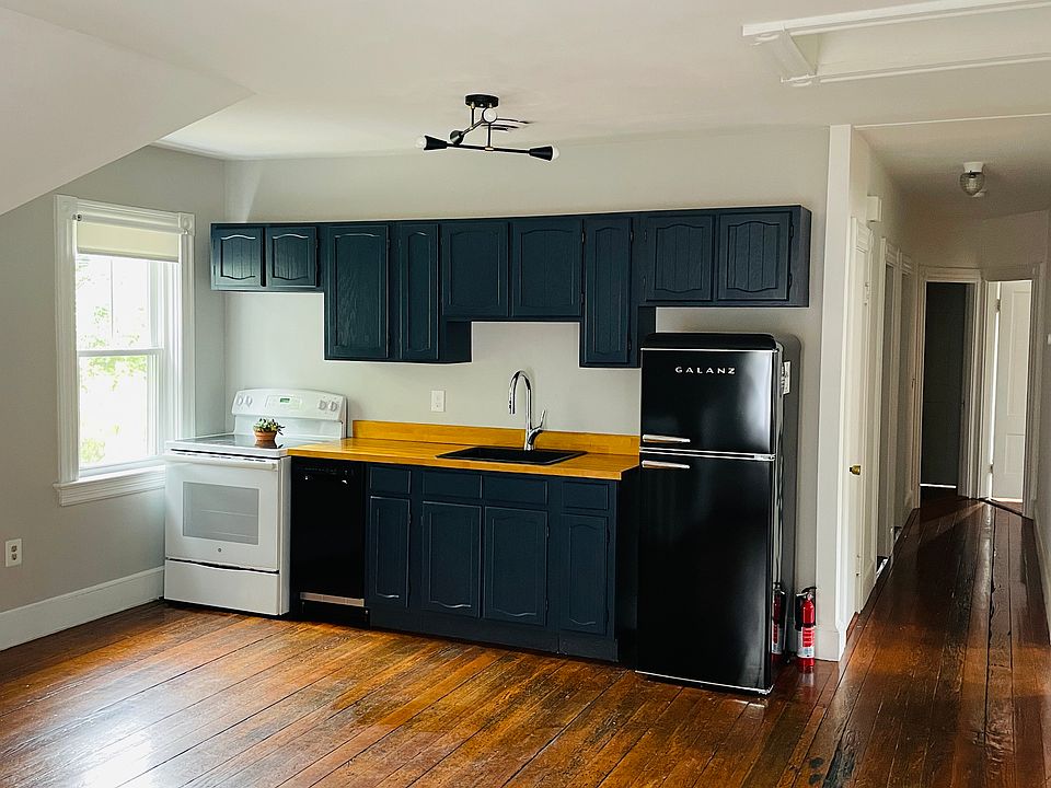 1st image of 268 Brown St Floor 2