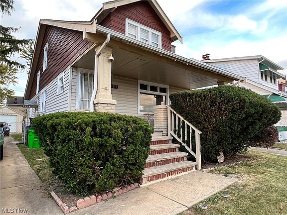 3rd image of 13619 Christine Ave