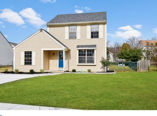 93 Oak Forest Dr, Sicklerville, NJ 08081