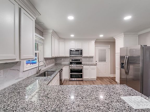 3rd image of 155 McAdam Ln