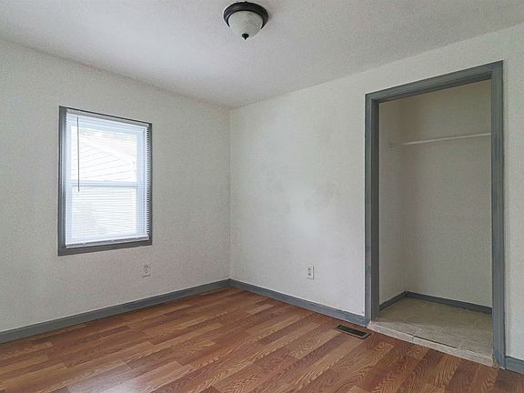 10501 E. 10th St.-22