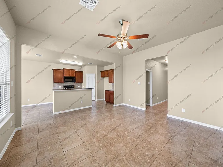 7605 Hickman St — Photo 6
