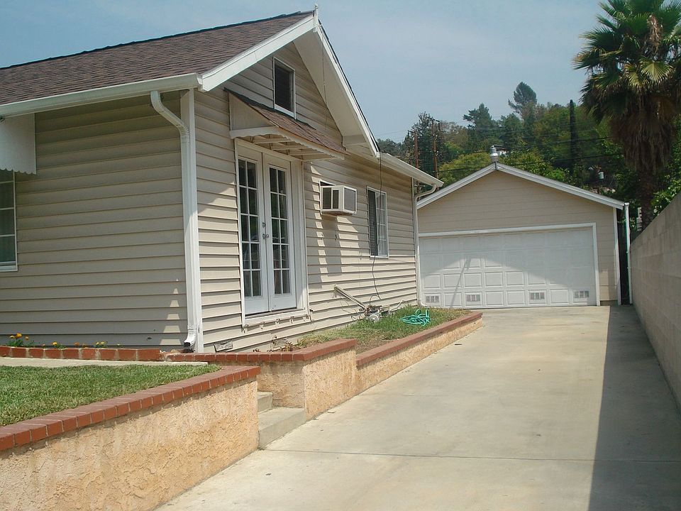 Driveway- 2 car garage