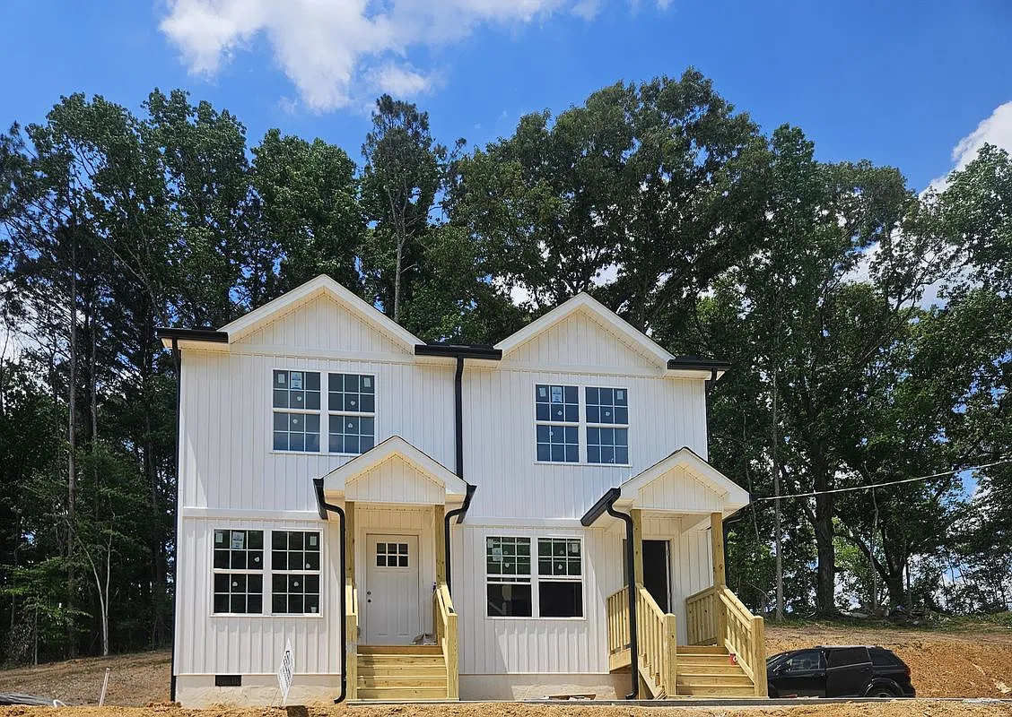 2 bed, 1.5 bath, 1800 sqft, $1,450 — Photo 1