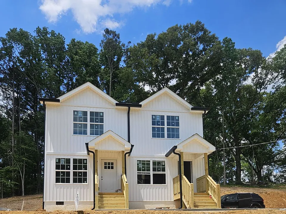 122 Harrison Ln SE