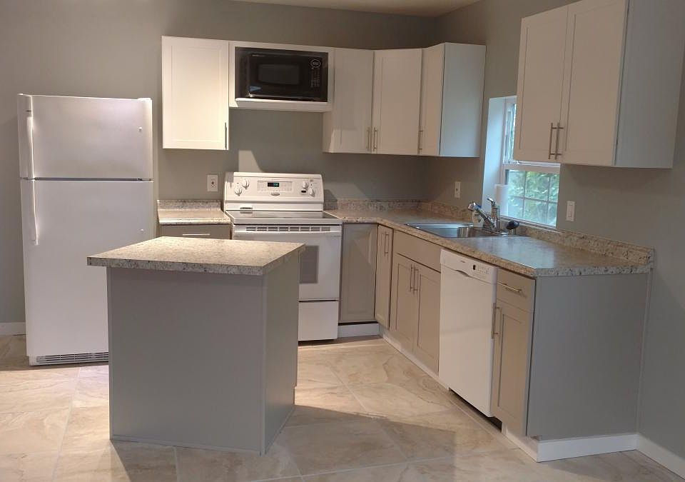 1st image of 2006 Roberdeau St #B