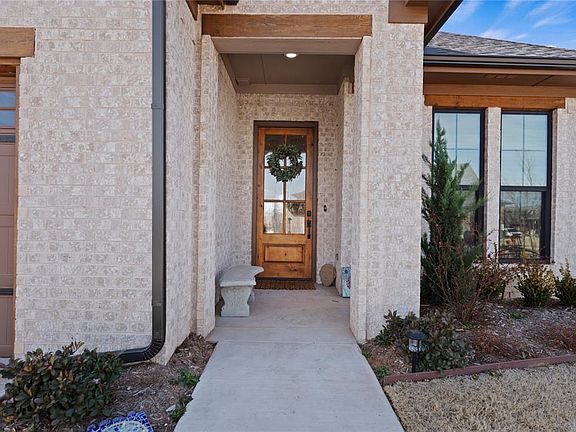 3rd image of 16217 Blackberry Farm Rd