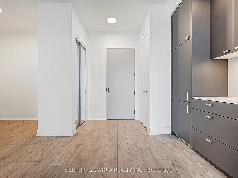 858 Dupont St #207 — Photo 6