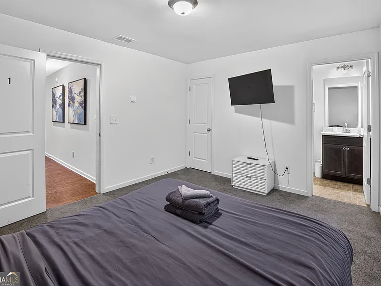 865 Society Cir SW — Photo 4