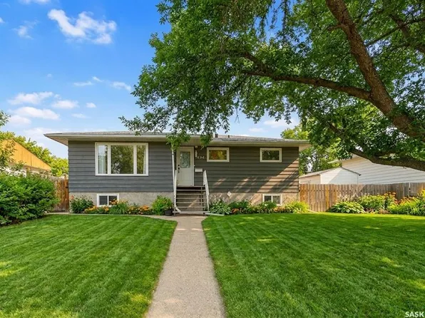 1154 Caribou STREET W, Moose Jaw, SK S6H 2B5