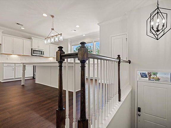 2nd image of 1546 Moss Spring Rd
