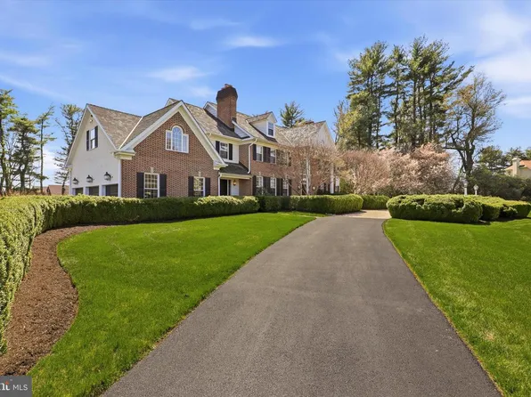 608 Creek Ln, Flourtown, PA 19031