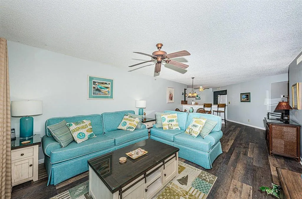2 bed, 11.0 bath, 1145 sqft, $5,580 — Photo 3