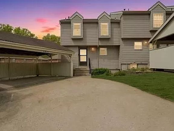 3rd image of 11815 E 59th Terrace Cir #11815