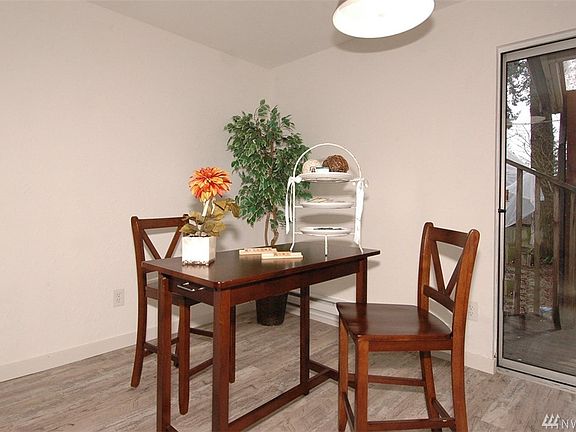 Nice sized nook in the kitchen. New flooring/baseboard heat/paint and light fixture!
