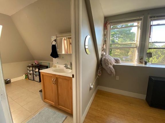 4th image of 300 Elmira St APT 15