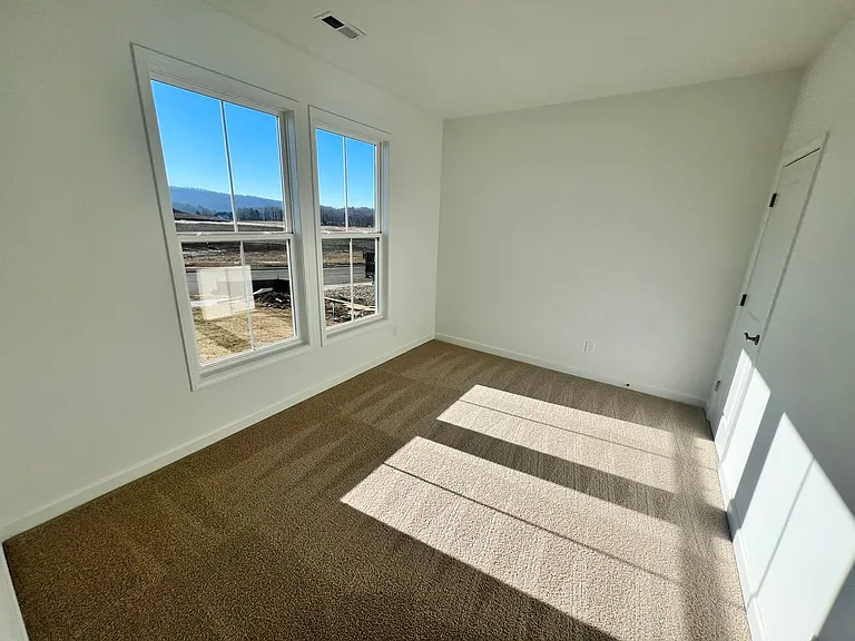 5016 Forsythia Pl — Photo 3